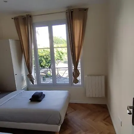 Tres Bel Appartement A Paris Et La Defense La Garenne-Colombes Exterior photo