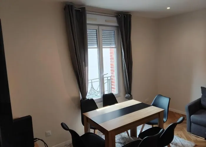 Tres Bel Appartement A Paris Et La Defense