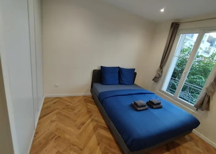 Tres Bel Appartement A Paris Et La Defense
